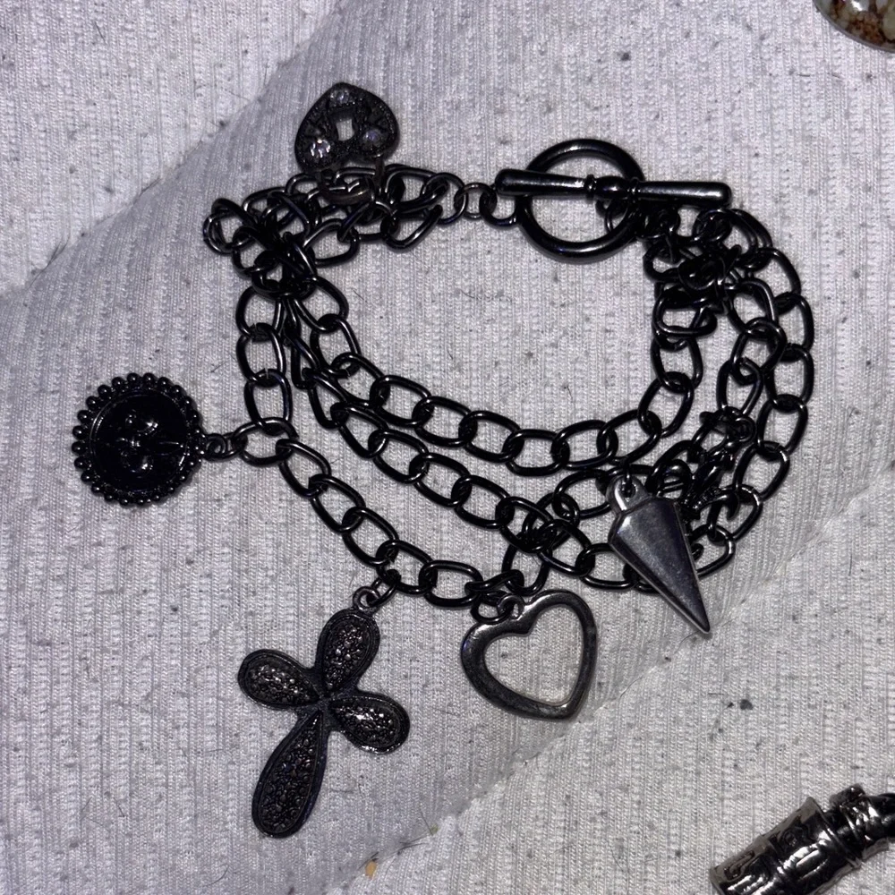 Bracelets - Picture 2 of 8